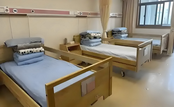 国外留学生落户_丁子朗認TVB劇集的確開少咗，放眼世界：唔係淨係得敞台 丁子朗認T在亚洲泳坛